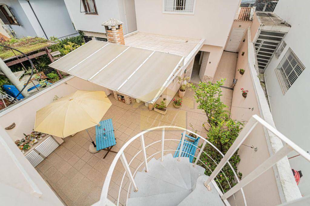 Casa à venda com 3 quartos, 220m² - Foto 27