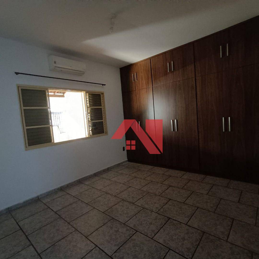 Casa à venda com 4 quartos, 180m² - Foto 11