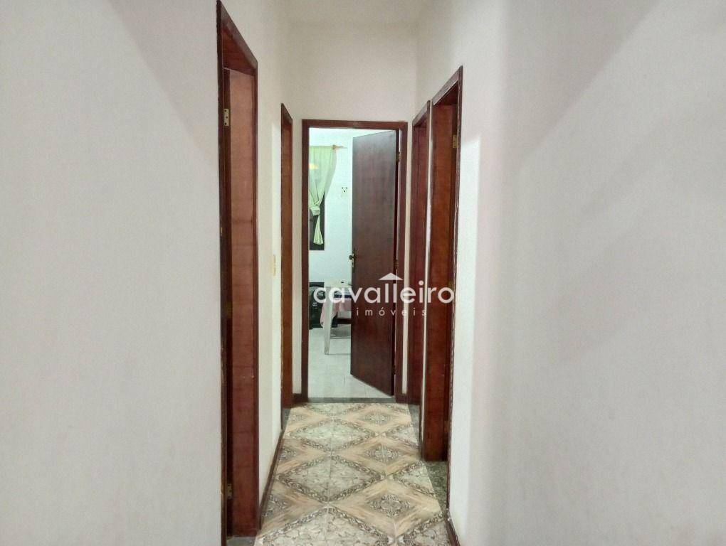 Casa à venda com 5 quartos, 220m² - Foto 8