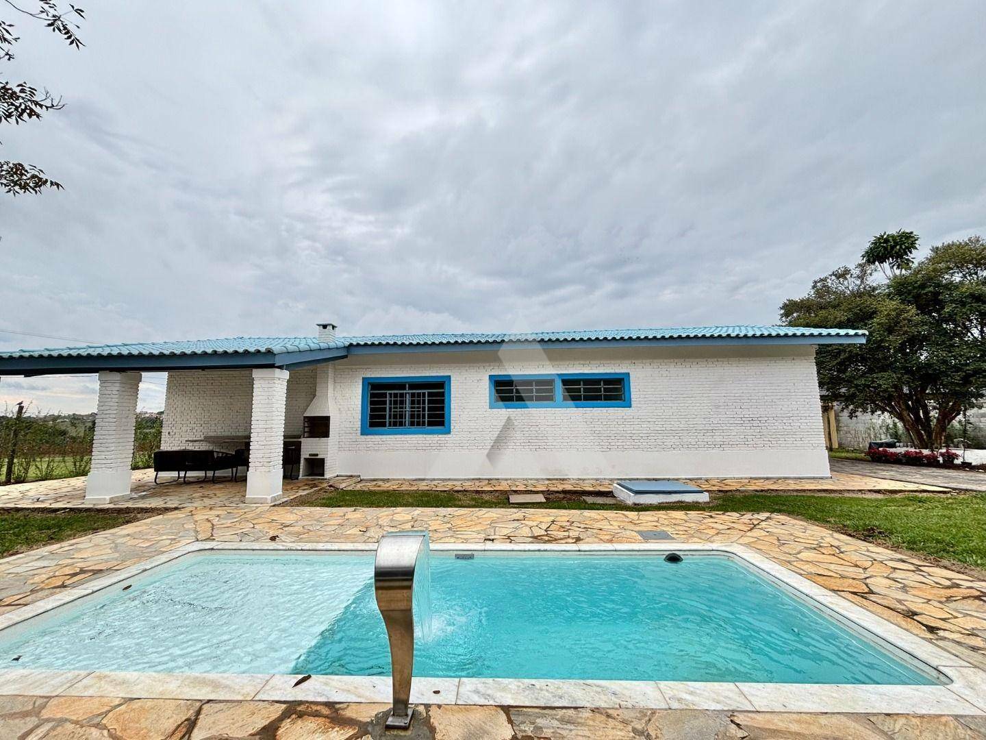 Chácara à venda com 3 quartos, 200m² - Foto 1