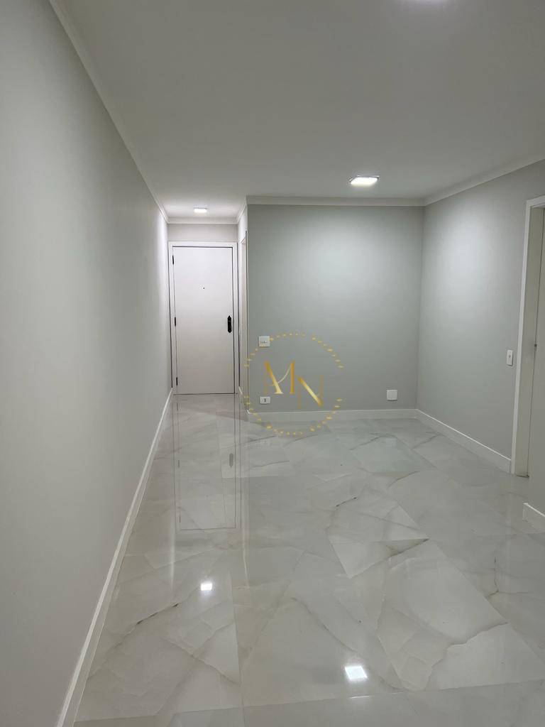 Apartamento à venda com 2 quartos, 68m² - Foto 3