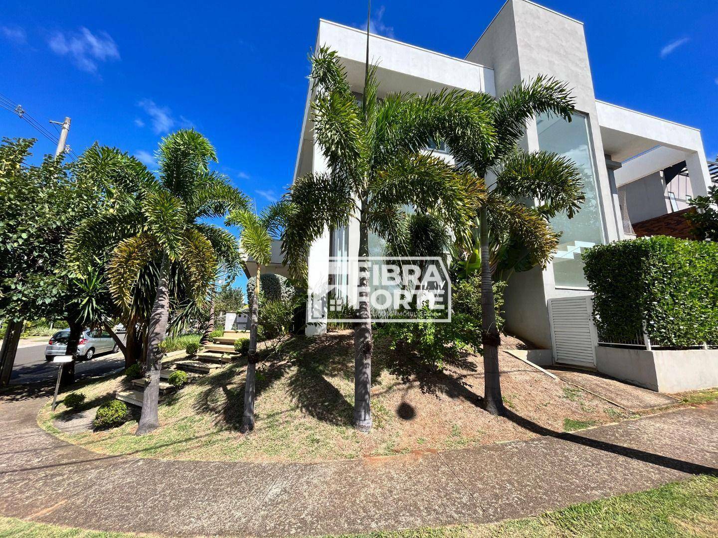 Casa de Condomínio à venda com 3 quartos, 326m² - Foto 3