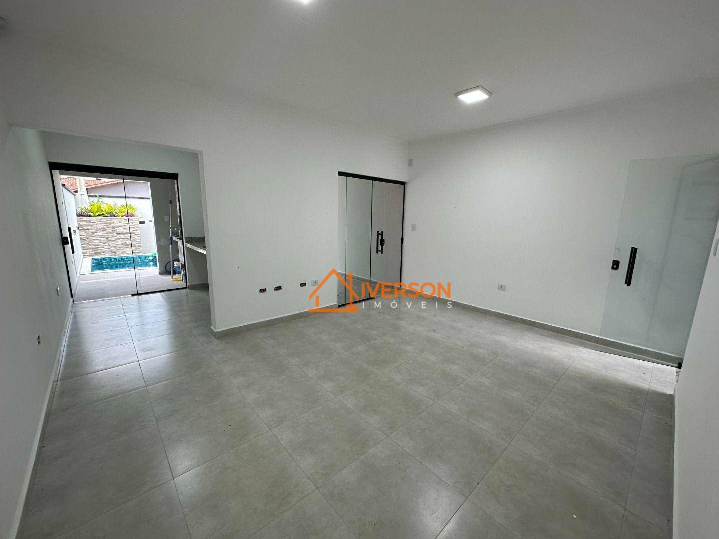 Casa à venda com 2 quartos, 74m² - Foto 2