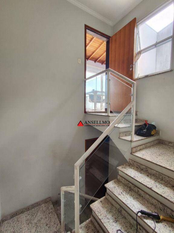 Sobrado à venda e aluguel com 4 quartos, 300m² - Foto 33