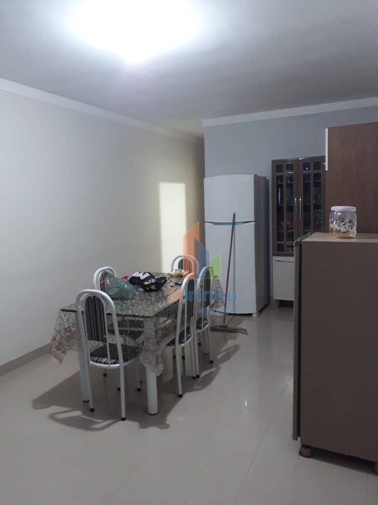 Casa à venda com 3 quartos, 175m² - Foto 3