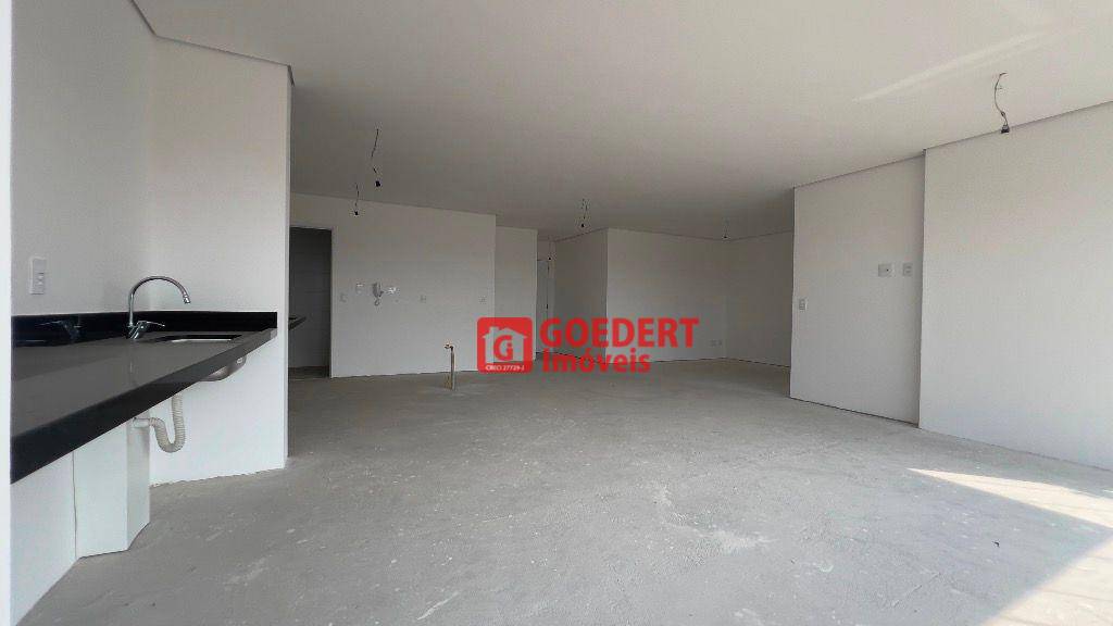 Apartamento à venda com 3 quartos, 150m² - Foto 3