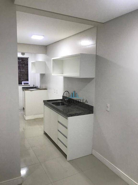 Apartamento à venda com 2 quartos, 66m² - Foto 8