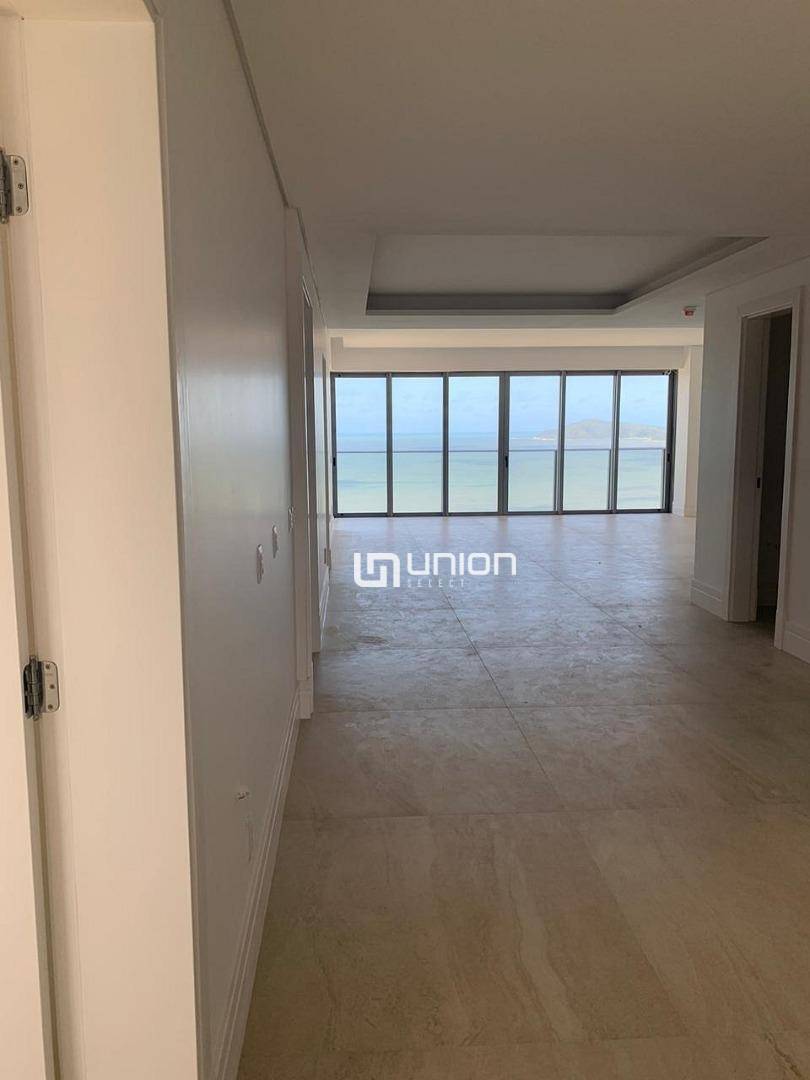 Apartamento à venda com 4 quartos, 242m² - Foto 4