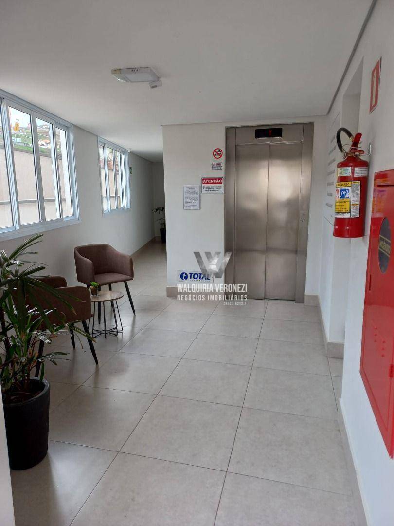 Apartamento à venda com 2 quartos, 75m² - Foto 2