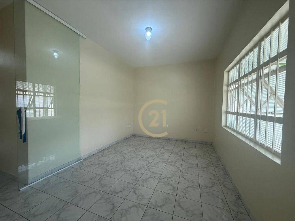 Casa à venda com 3 quartos, 198m² - Foto 3