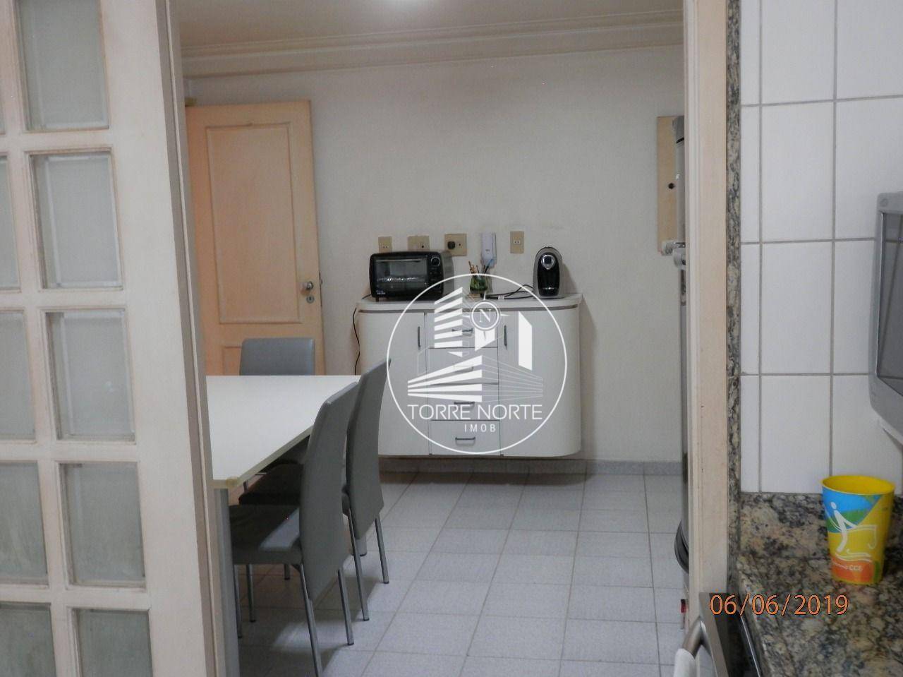 Apartamento à venda com 4 quartos, 160m² - Foto 3