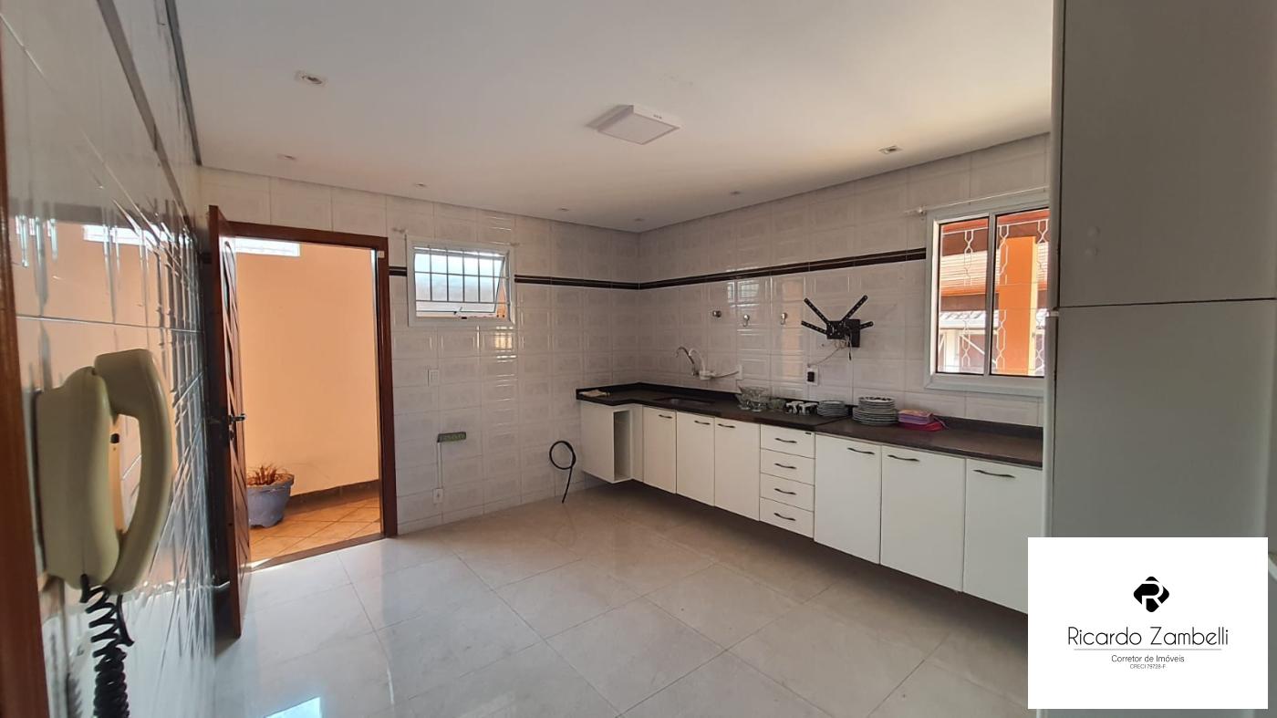 Casa à venda com 3 quartos, 300m² - Foto 5