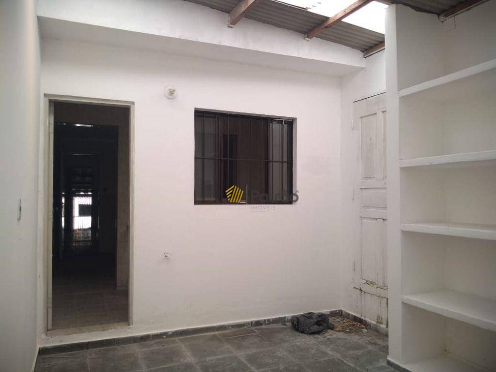 Sobrado à venda com 2 quartos, 220m² - Foto 18