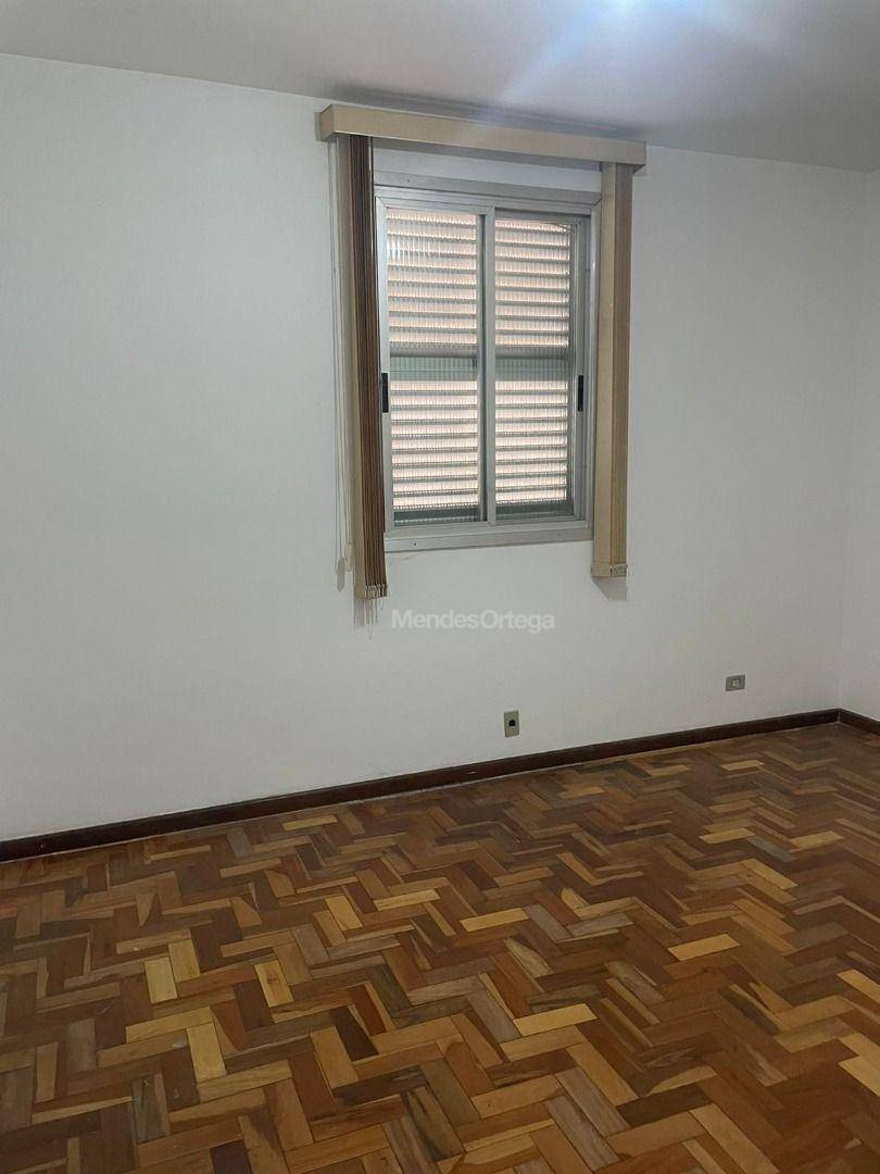 Apartamento para alugar com 3 quartos, 130m² - Foto 12