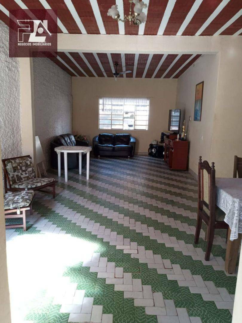 Casa à venda com 3 quartos, 250m² - Foto 10