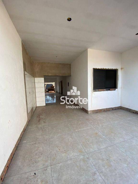 Casa à venda com 3 quartos, 110m² - Foto 2