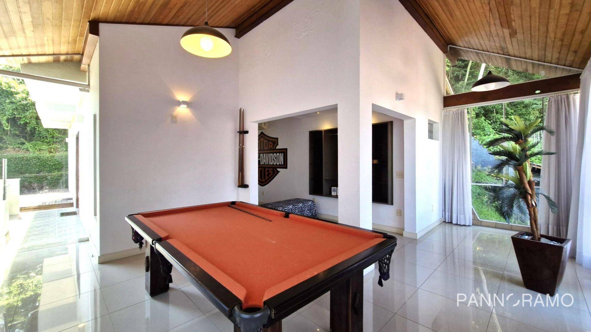 Casa para alugar com 4 quartos, 400m² - Foto 4