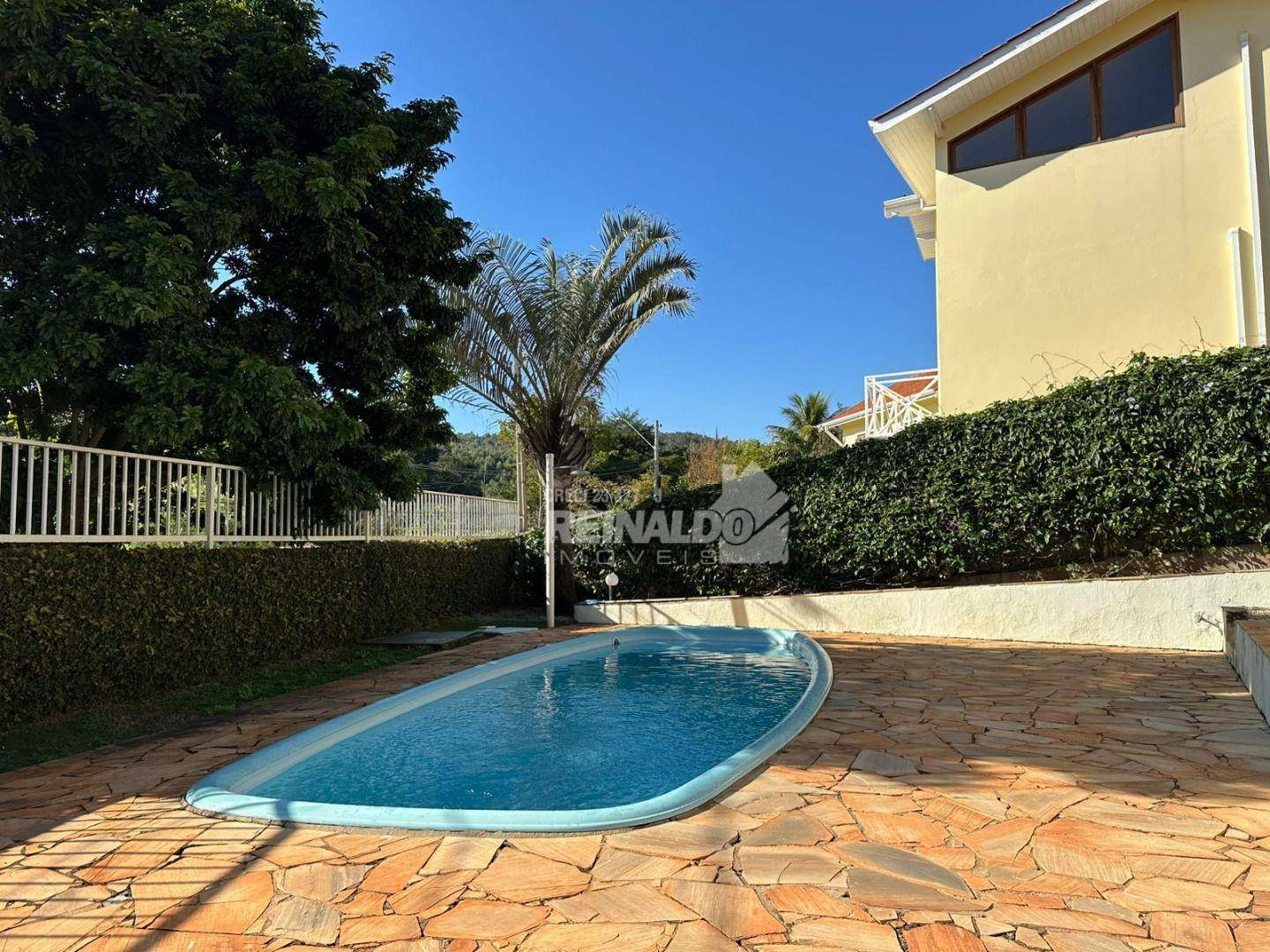 Casa de Condomínio para alugar com 3 quartos, 250m² - Foto 3
