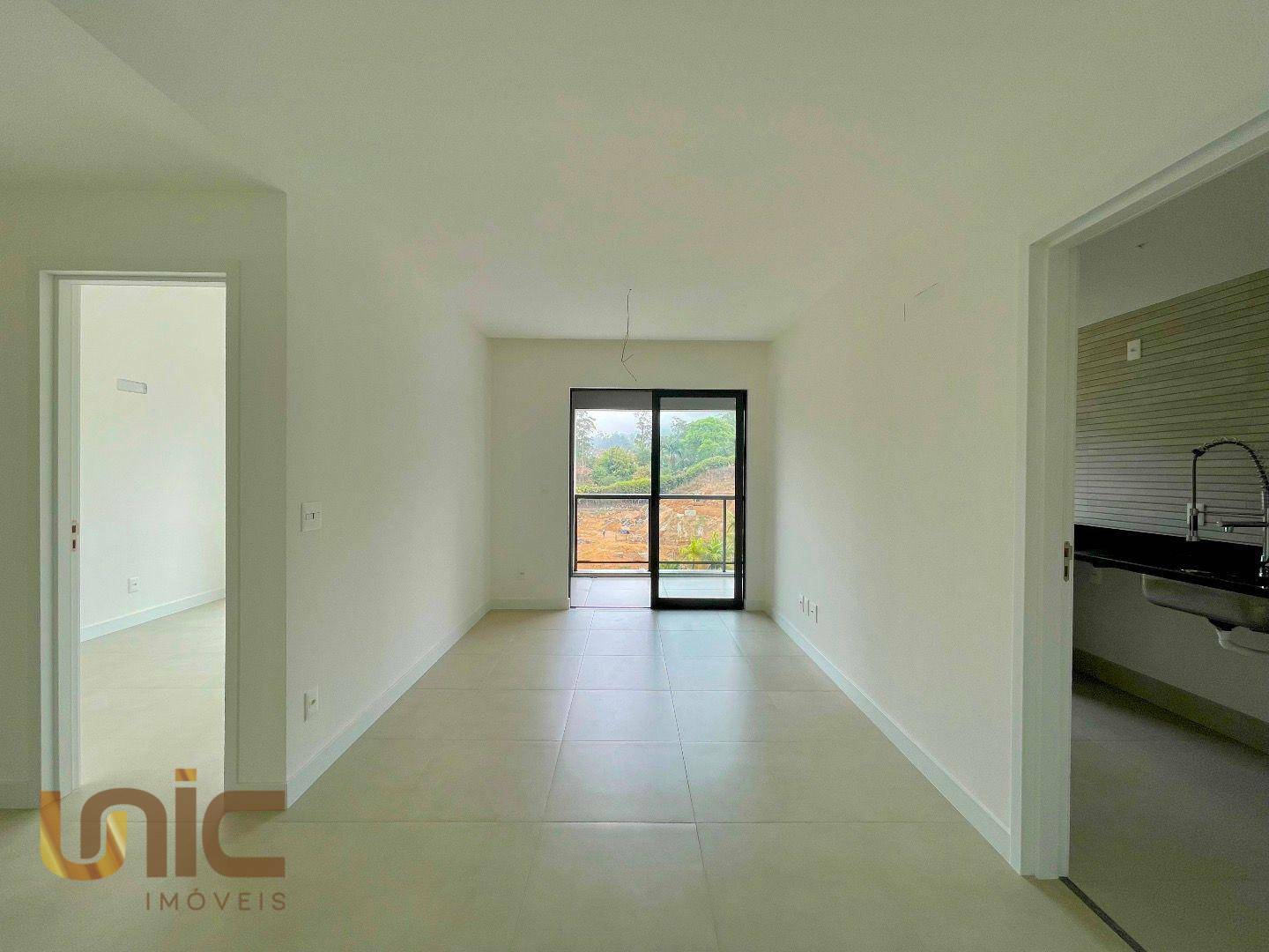 Apartamento à venda com 2 quartos, 71m² - Foto 1