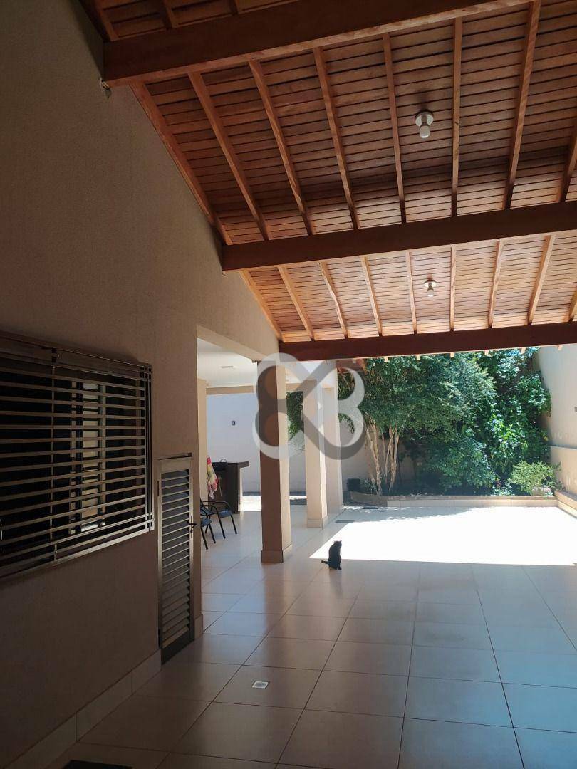 Casa à venda com 3 quartos, 280m² - Foto 7