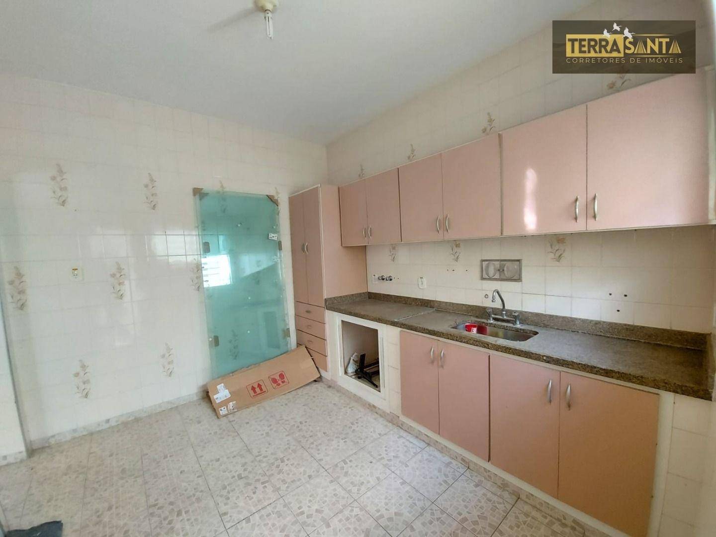 Casa à venda com 3 quartos, 260m² - Foto 2