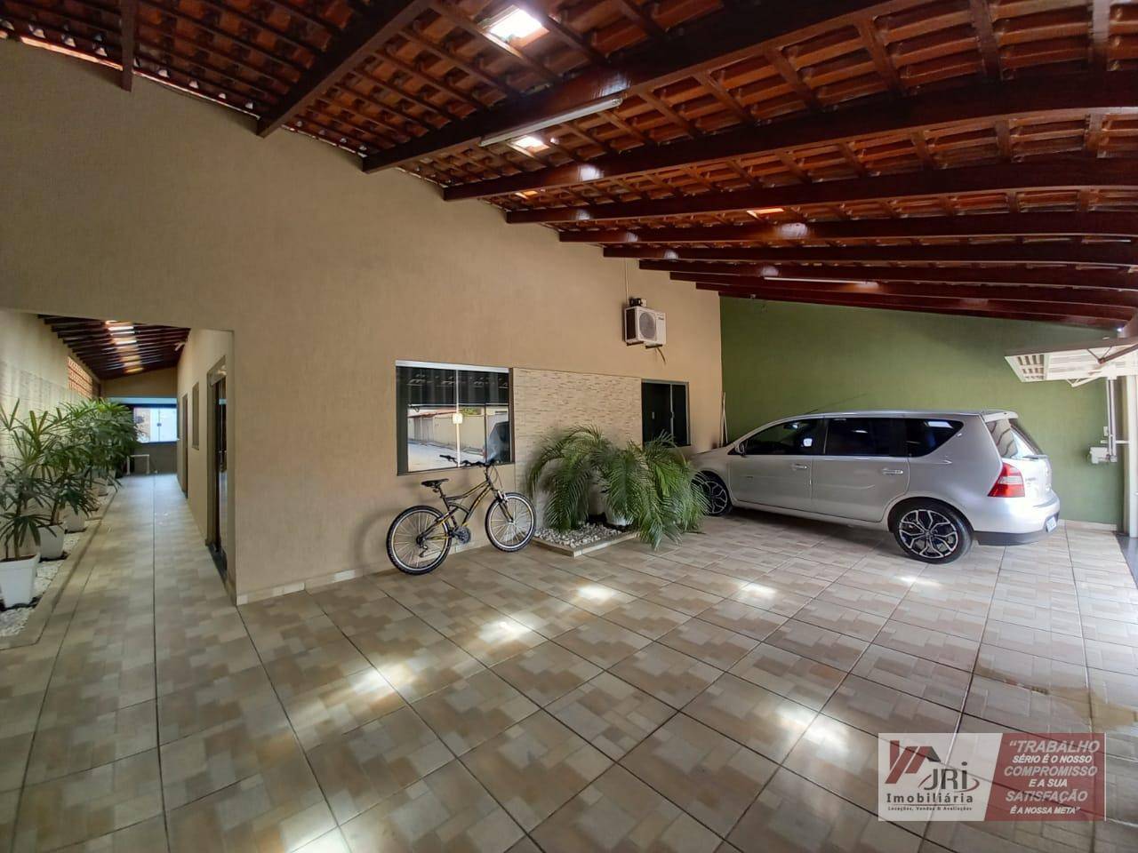 Casa à venda com 3 quartos, 250m² - Foto 3