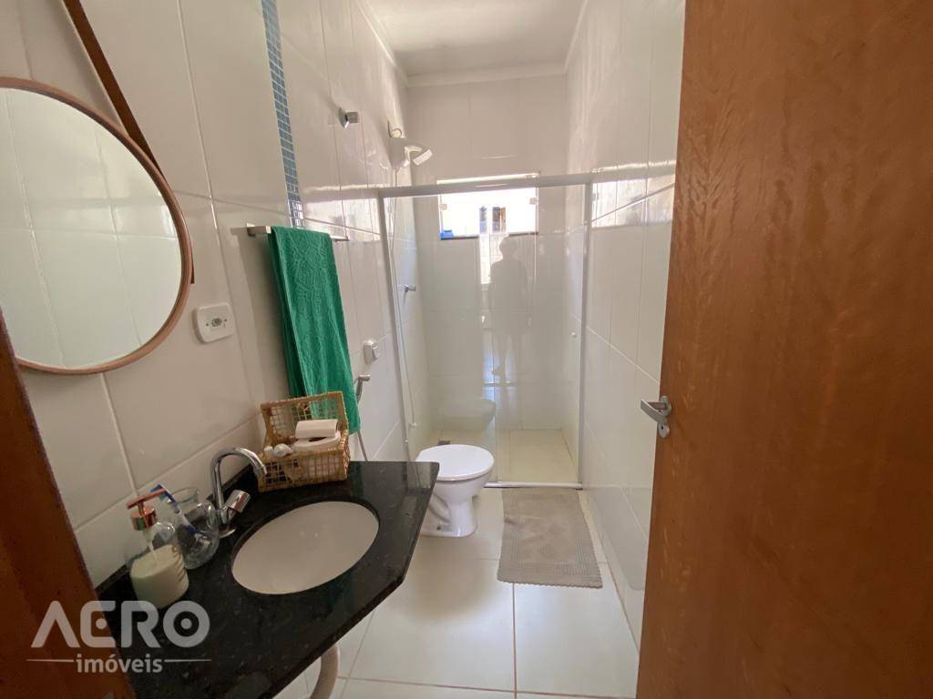 Casa à venda com 3 quartos, 99m² - Foto 10