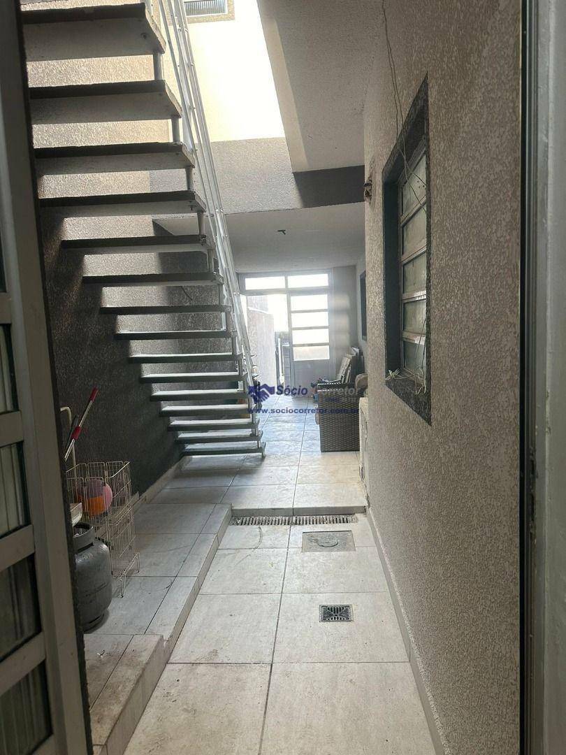 Sobrado à venda e aluguel com 4 quartos, 220m² - Foto 6