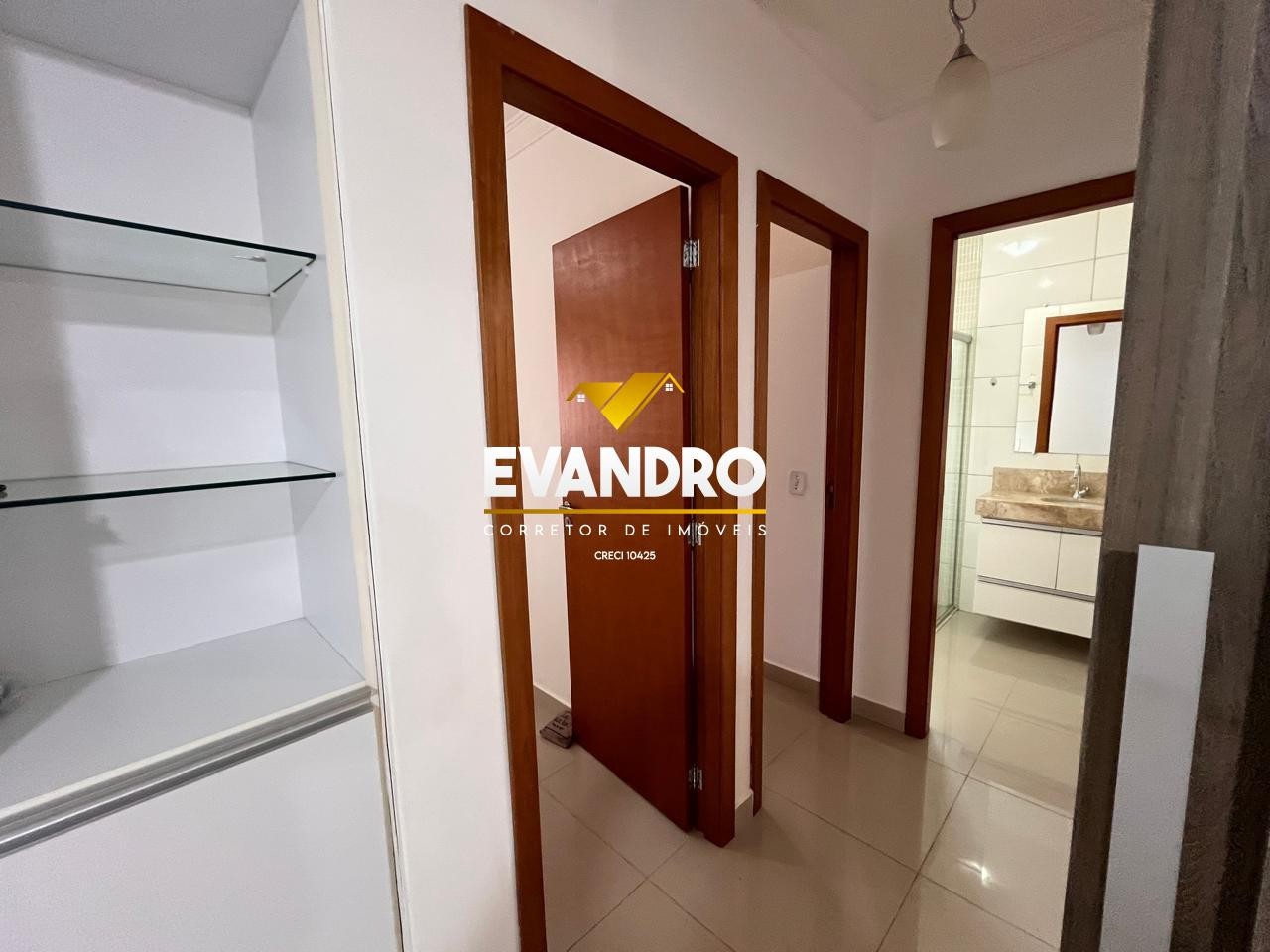 Casa de Condomínio à venda com 3 quartos, 198m² - Foto 3