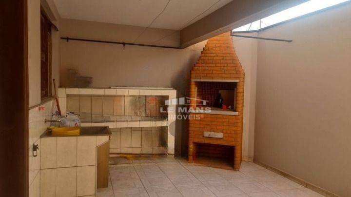 Casa para alugar com 2 quartos, 108m² - Foto 9