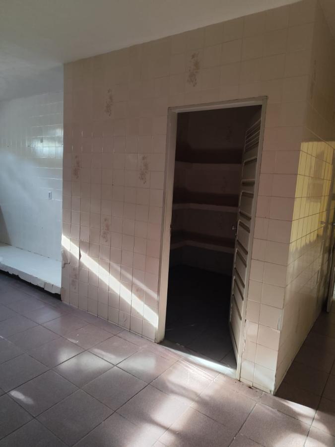 Casa para alugar com 3 quartos, 450m² - Foto 10