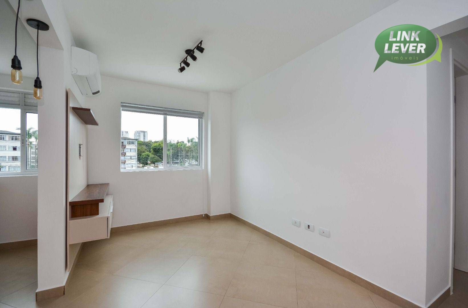 Apartamento à venda com 1 quarto, 33m² - Foto 2