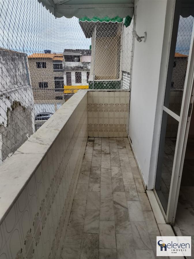 Apartamento à venda com 3 quartos, 103m² - Foto 2