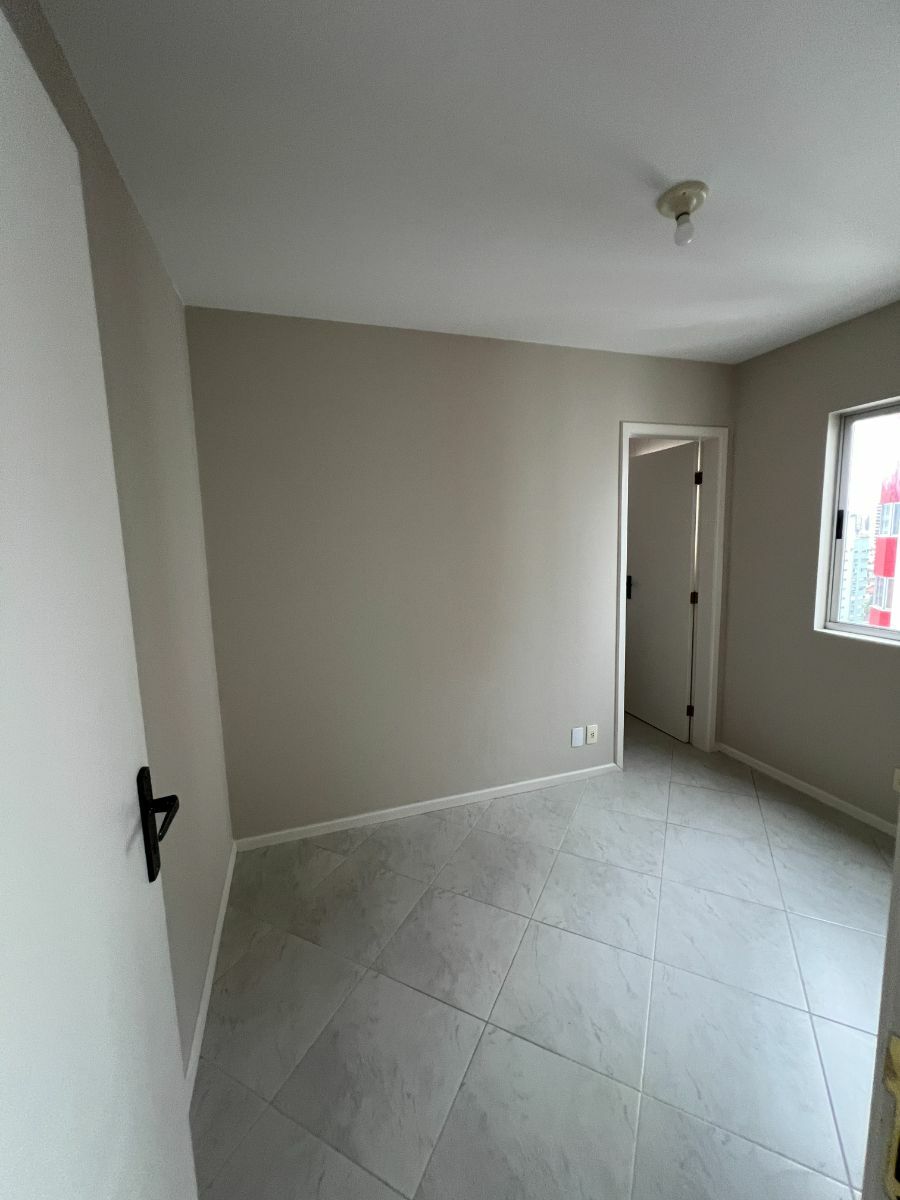 Apartamento à venda com 3 quartos, 136m² - Foto 18