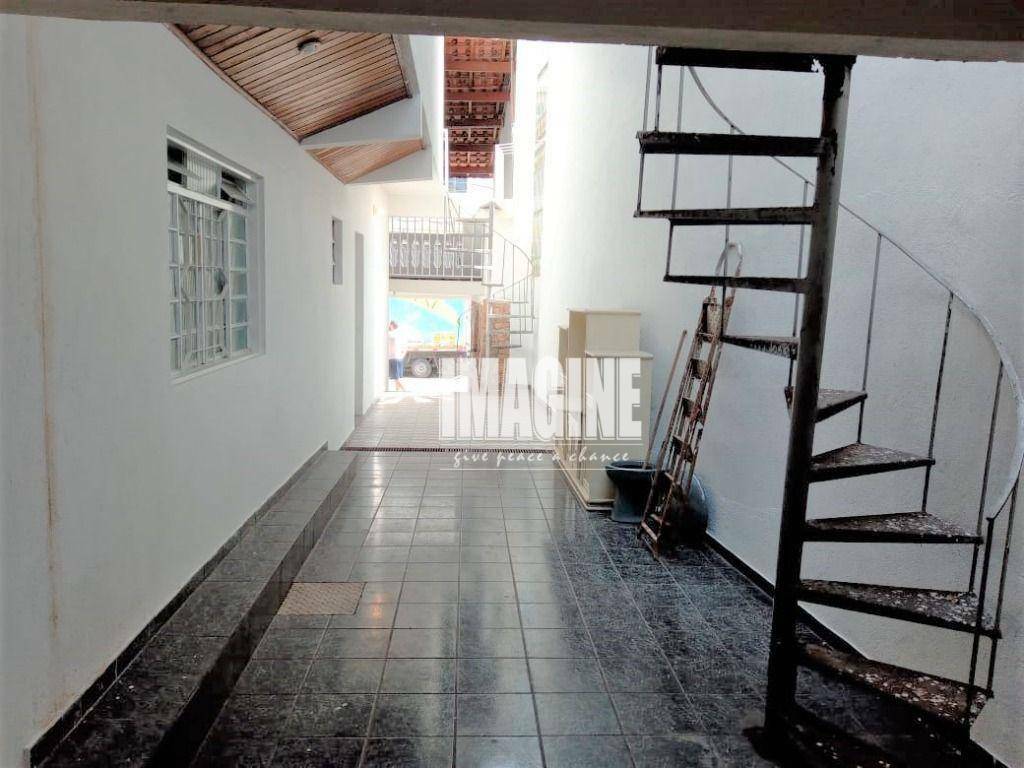 Sobrado à venda com 3 quartos, 140m² - Foto 1