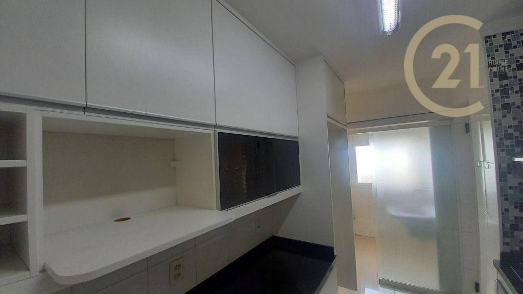 Apartamento para alugar com 3 quartos, 95m² - Foto 11