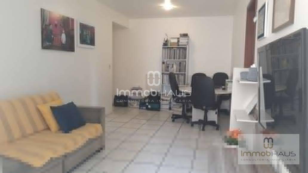 Apartamento à venda com 2 quartos, 80m² - Foto 2