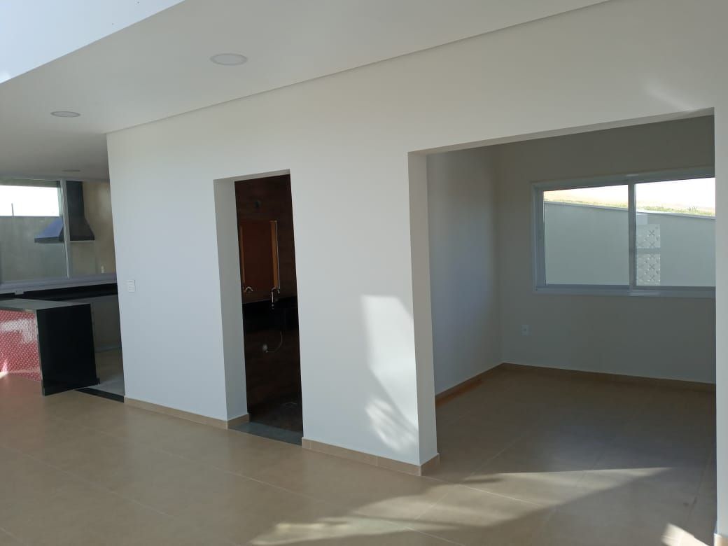 Casa à venda com 3 quartos, 300m² - Foto 8