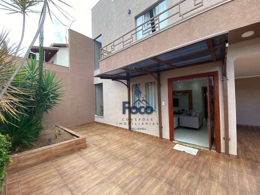 Casa à venda com 4 quartos, 250m² - Foto 12