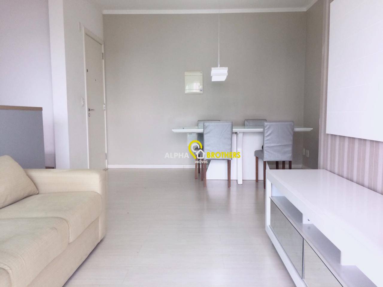 Apartamento à venda com 2 quartos, 69m² - Foto 2