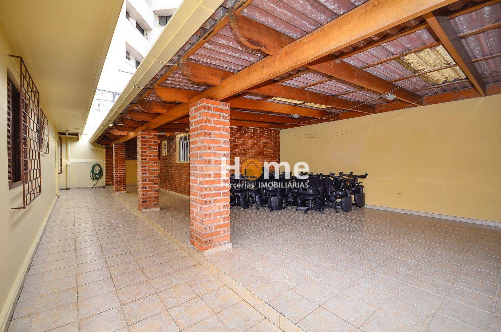 Casa à venda com 3 quartos, 300m² - Foto 43