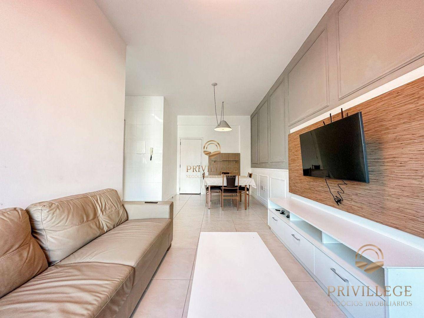 Apartamento à venda com 2 quartos, 70m² - Foto 4