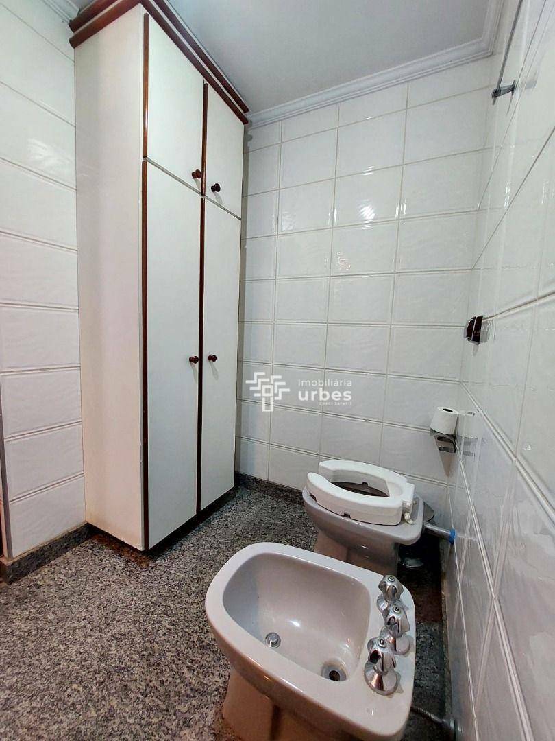 Apartamento para alugar com 3 quartos, 133m² - Foto 15