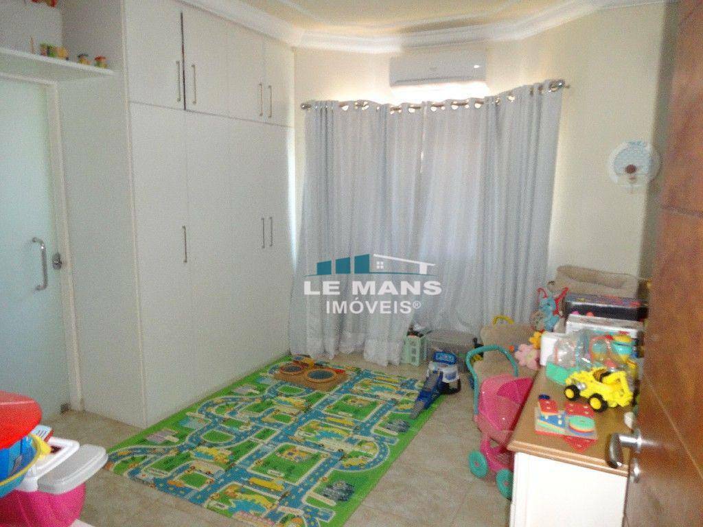 Casa de Condomínio à venda e aluguel com 4 quartos, 600m² - Foto 31