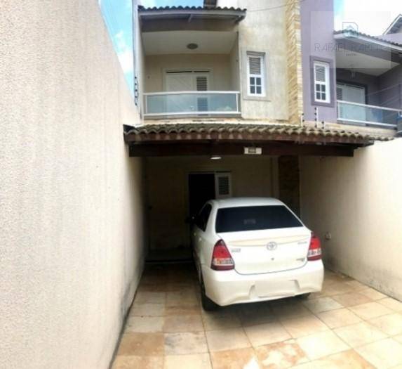 Casa à venda com 3 quartos, 98m² - Foto 1