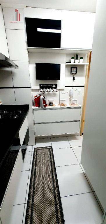 Apartamento à venda com 2 quartos, 64m² - Foto 9