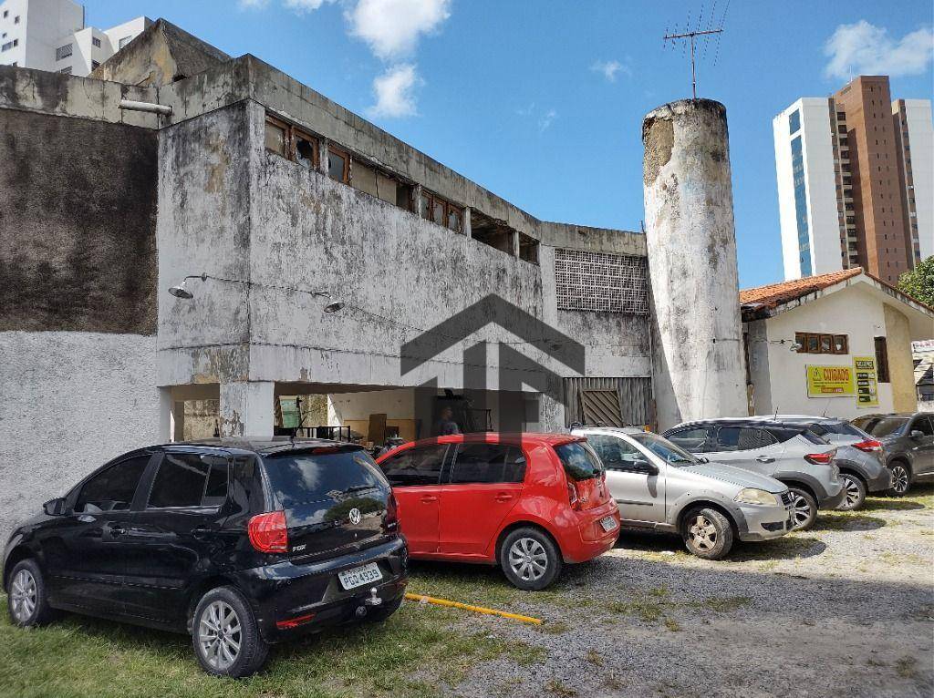 Casa à venda com 3 quartos, 366m² - Foto 16