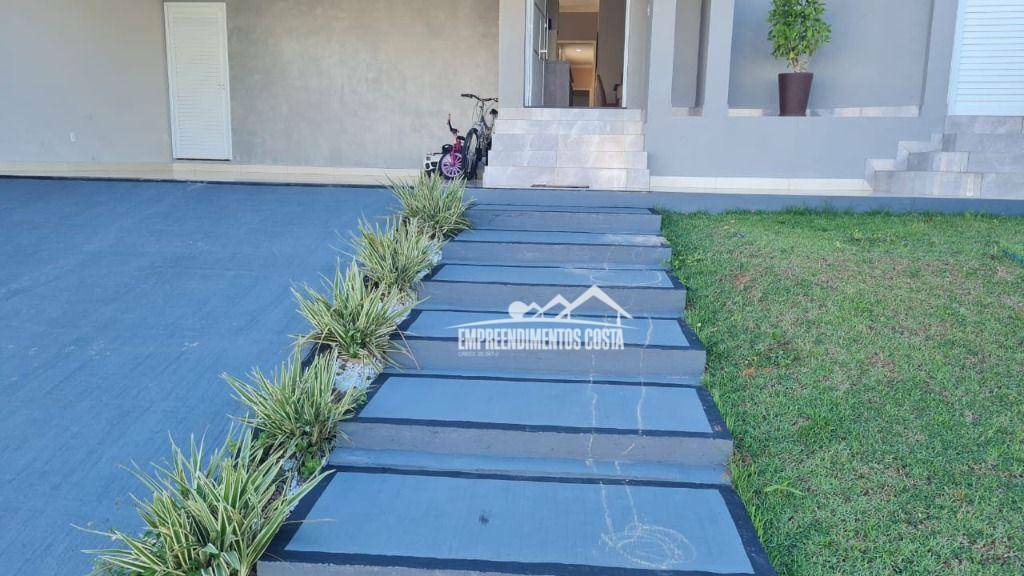 Casa de Condomínio à venda e aluguel com 3 quartos, 182m² - Foto 4