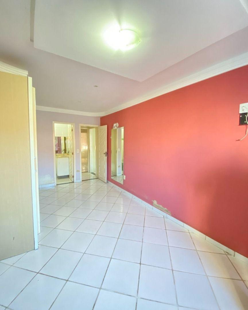 Casa à venda com 3 quartos, 180M2 - Foto 7