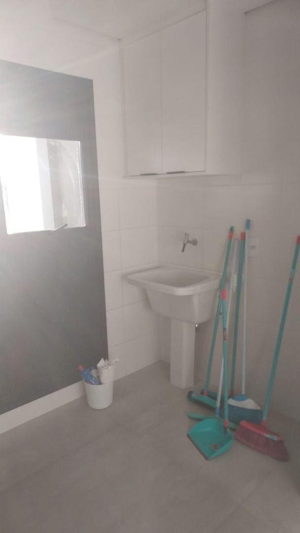 Apartamento à venda com 3 quartos, 209m² - Foto 16